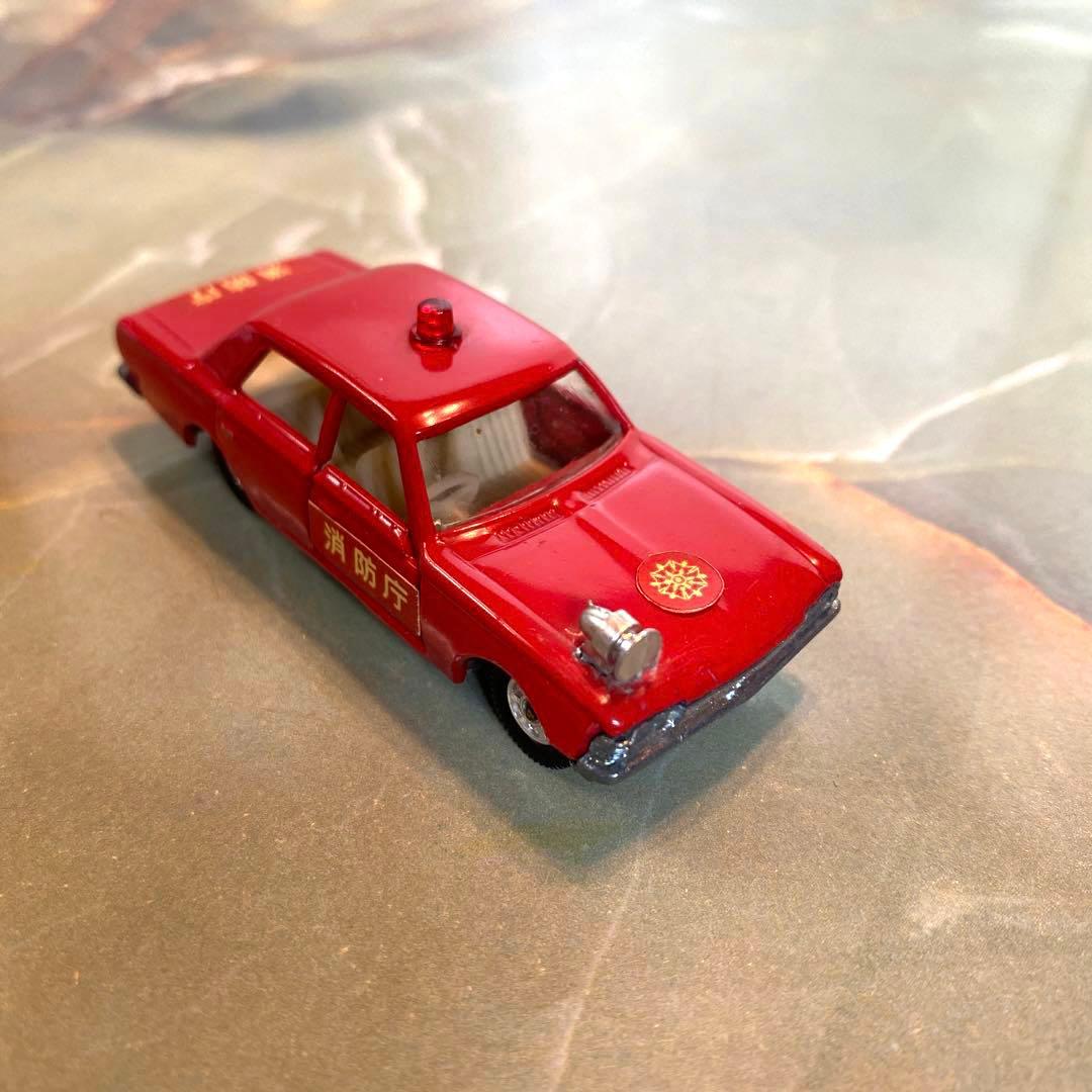 トミカNO.27 トヨタクラウンファイアチーフカー 1Dホイール銀サイレン日本製