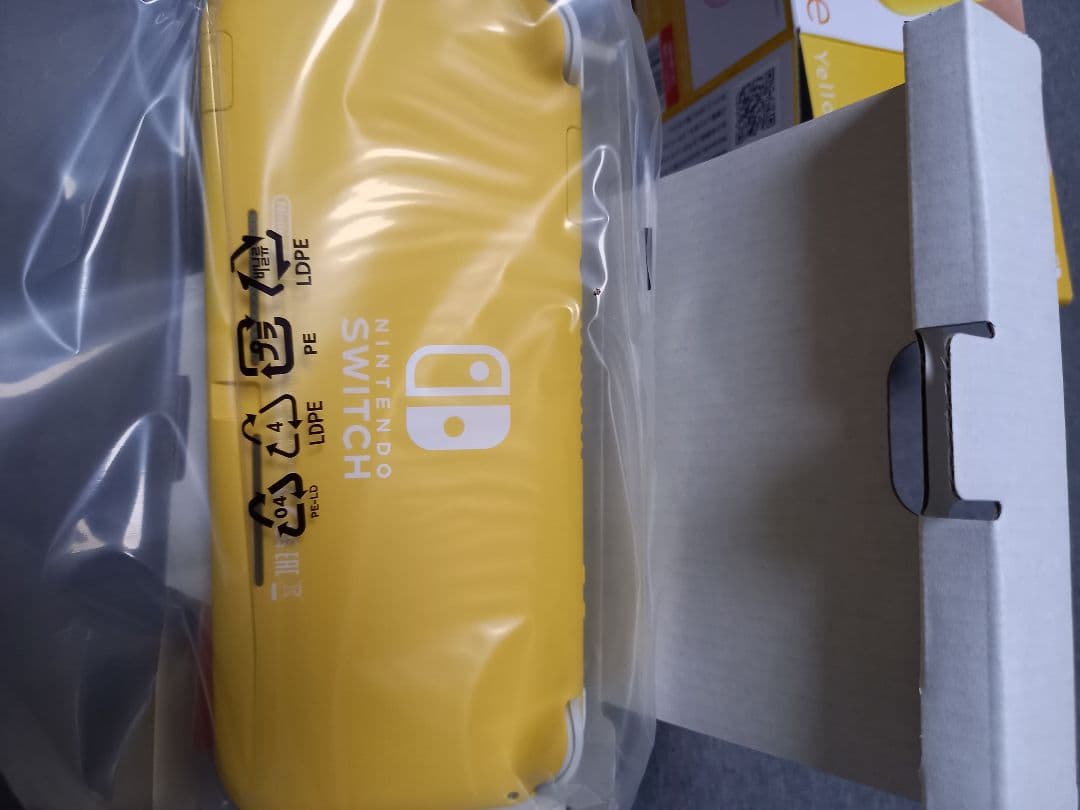 Nintendo Switch Lite イエロー (購入日R7.8)