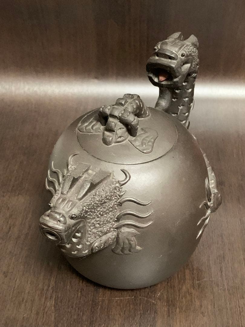 《希少アンティーク品》《送料無料》⭐︎ 龍の急須　レリーフ彫刻　陶器♪⭐︎