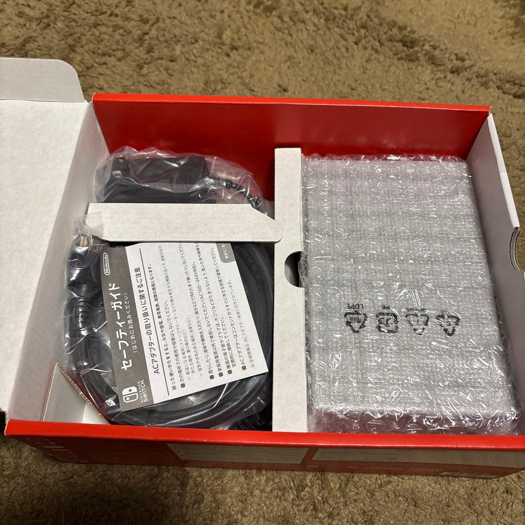 新品未使用　Nintendo Switch ネオンブルー・ネオンレッド即購入OK