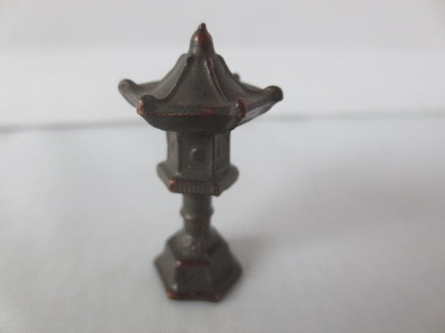 R7/09/25-3　銅器灯篭　添配　添景　盆景パーツ　水石　高さ約3.3㎝