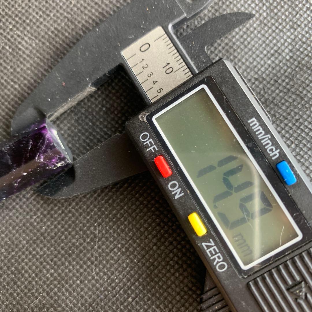 レインボーフローライトポイントタワー約8.6㎝　六角柱　天然石置物