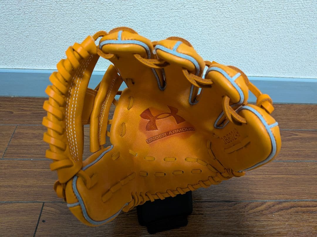 Under Armour 軟式グローブ オレンジ