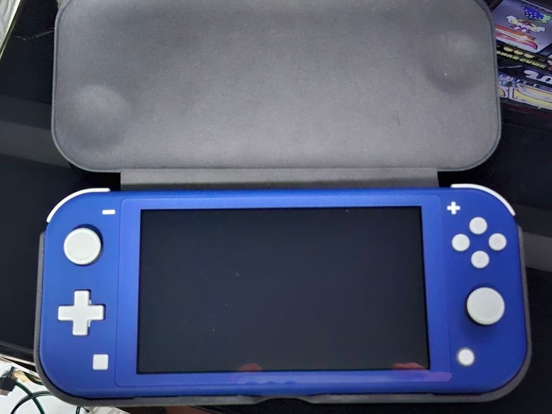 Nintendo Switch Lite 青 (ぽて様予約済み商品)