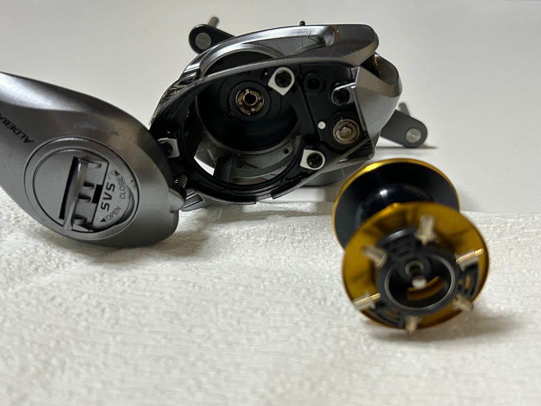 シマノ 09 アルデバラン Mg7 左巻き ハンドルノブ無し