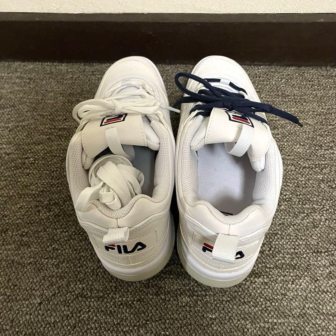 FILA ホワイト ゴルフシューズ　スニーカー ロゴ入り　ディスラプター