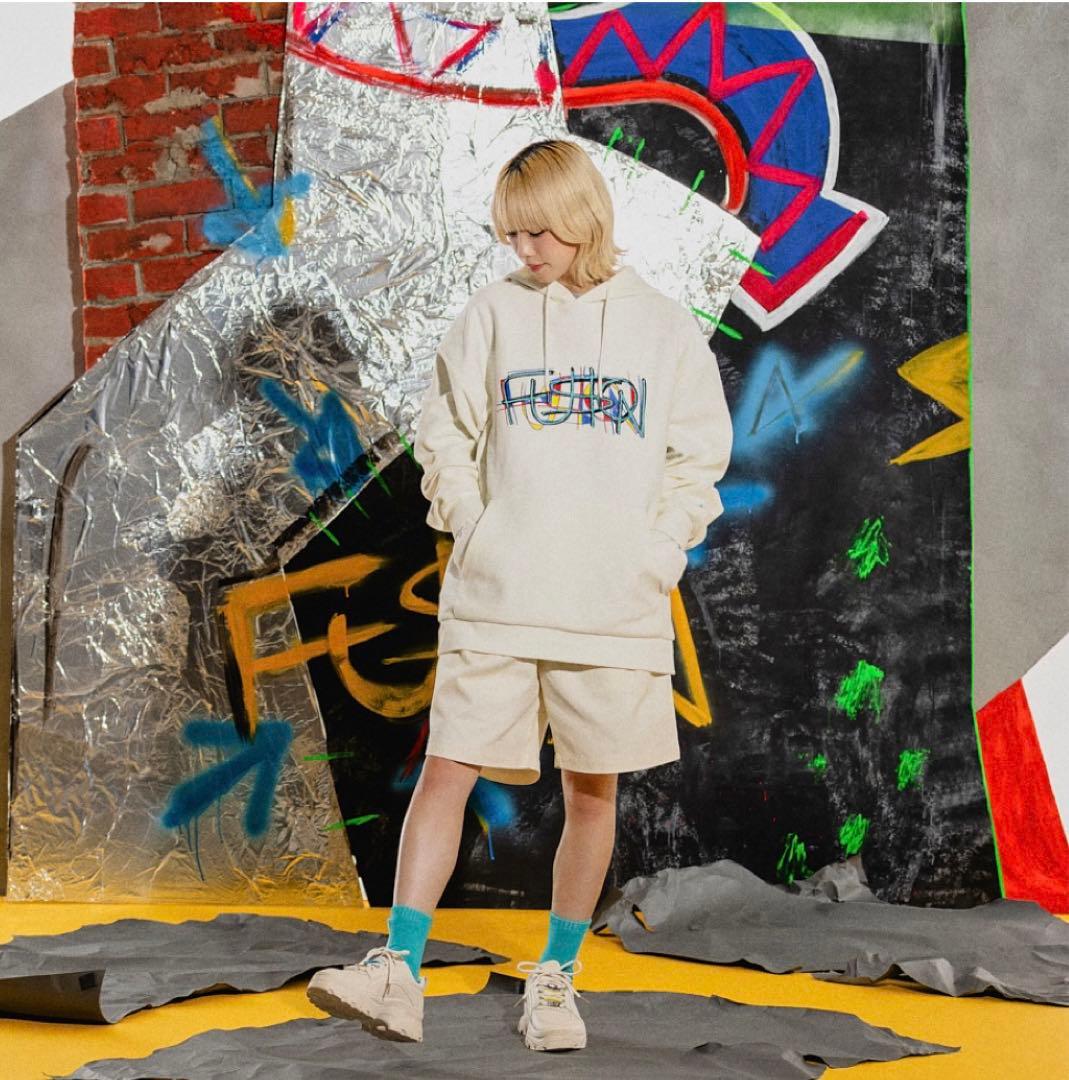 vaundyツアーグッズ新品未使用白パーカーMサイズFUSION