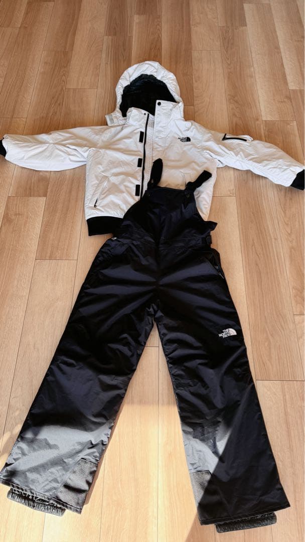 「美品」THE NORTH FACE キッズ スノーウェア 上下セット140cm