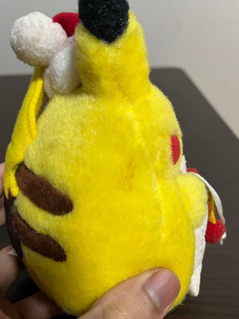 TOMY製 ポケモンサンタ2000 ピカチュウ ぬいぐるみ