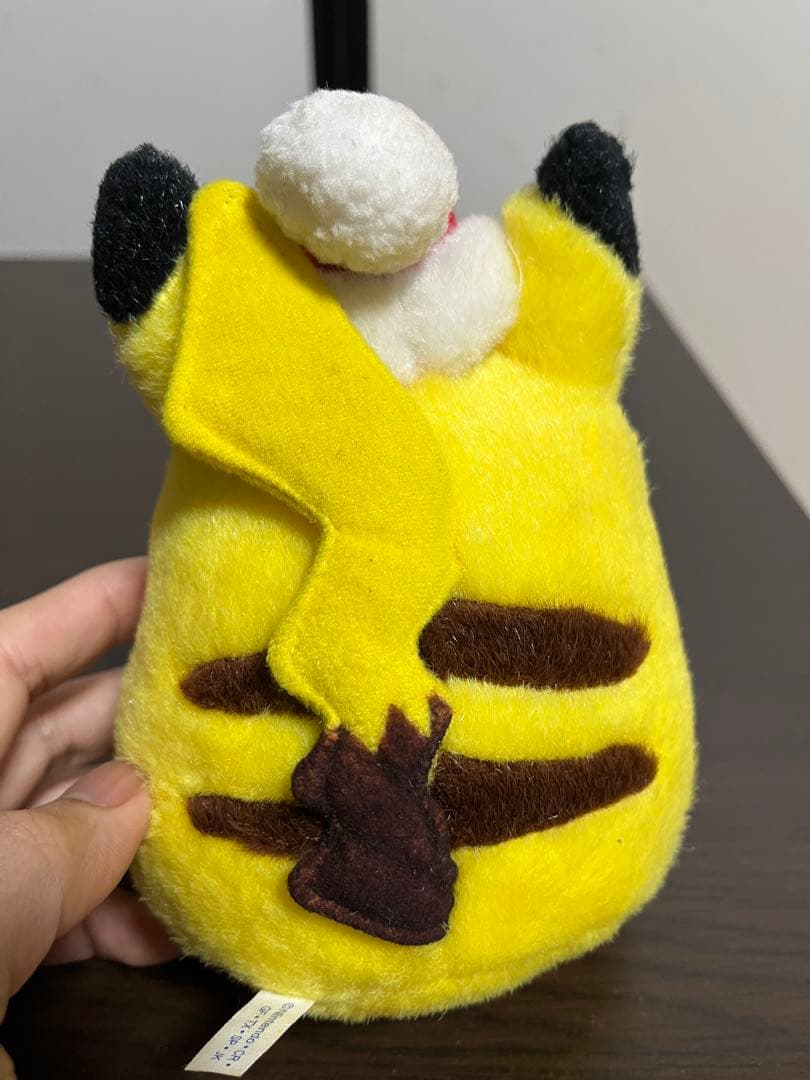 TOMY製 ポケモンサンタ2000 ピカチュウ ぬいぐるみ