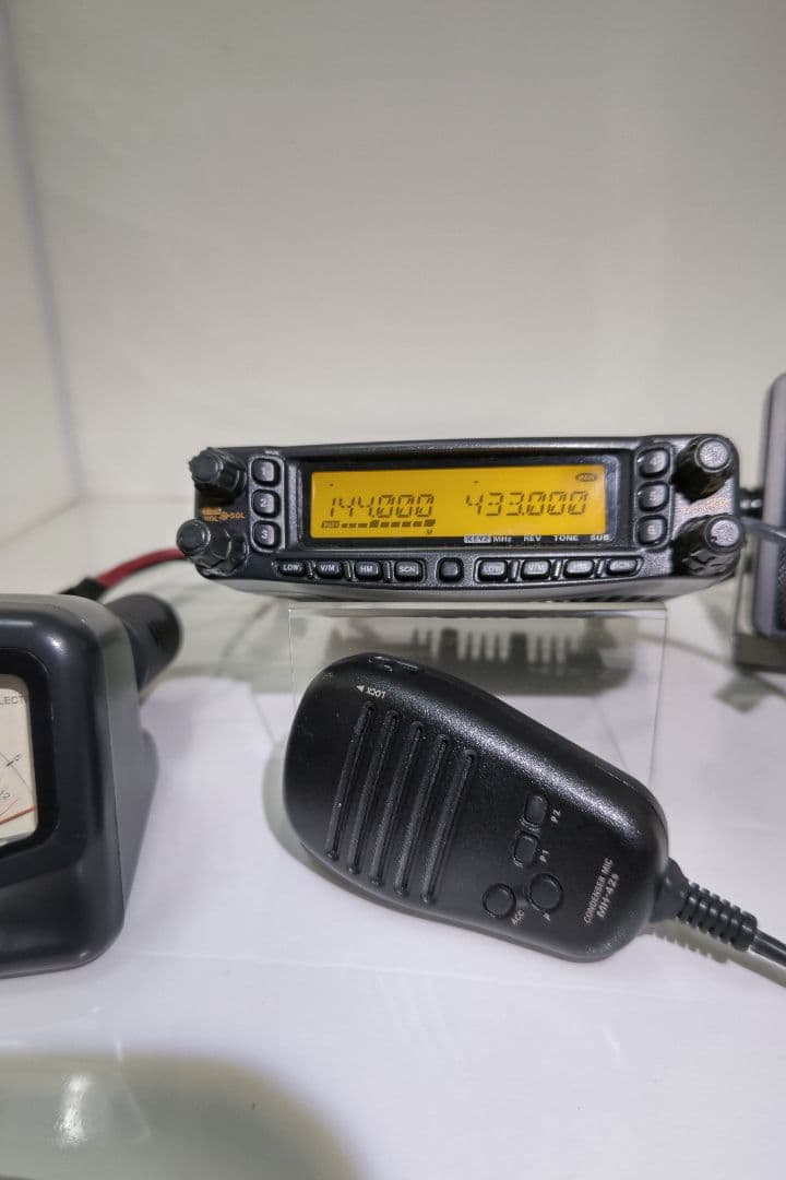 DIAMOND FT-8800/20w送受信機 144-433MHz