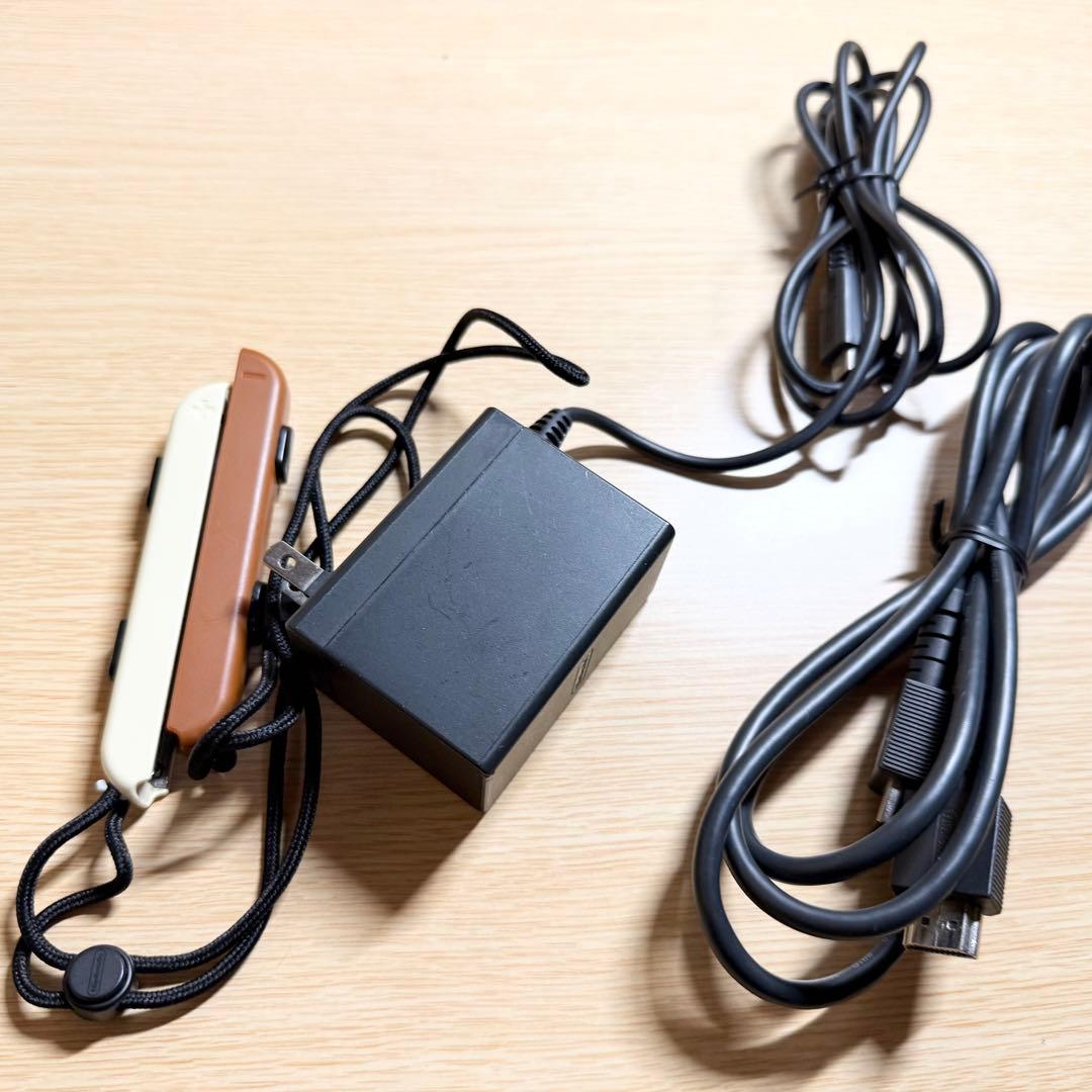 NintendoSwitch ピカチュウデザイン本体モンスターボール Plu付き