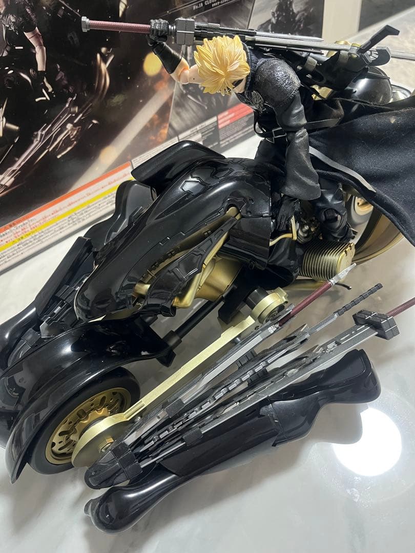 プレイアーツ改 クラウド・ストライフ&フェンリル　フィギュア