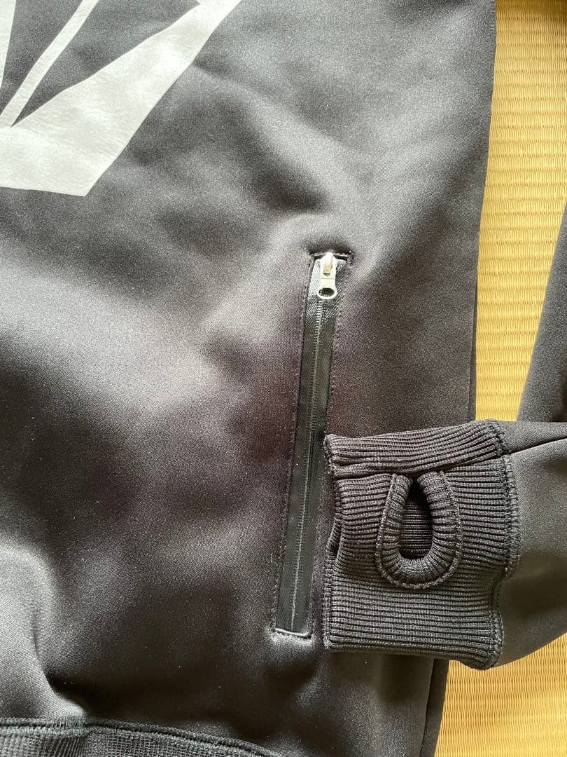 ボルコム　　スノーボードパーカー　撥水裏起毛　ジップアップファスナー