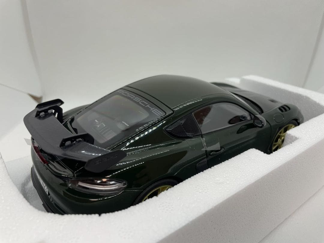 201-013 ノレブ 1/18 ポルシェ Cayman GT4 RS 2023