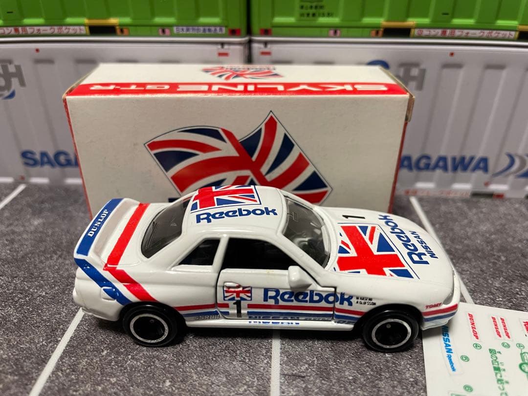 トミカ Reebok特注　ReebokスカイラインGT-R シールま未貼