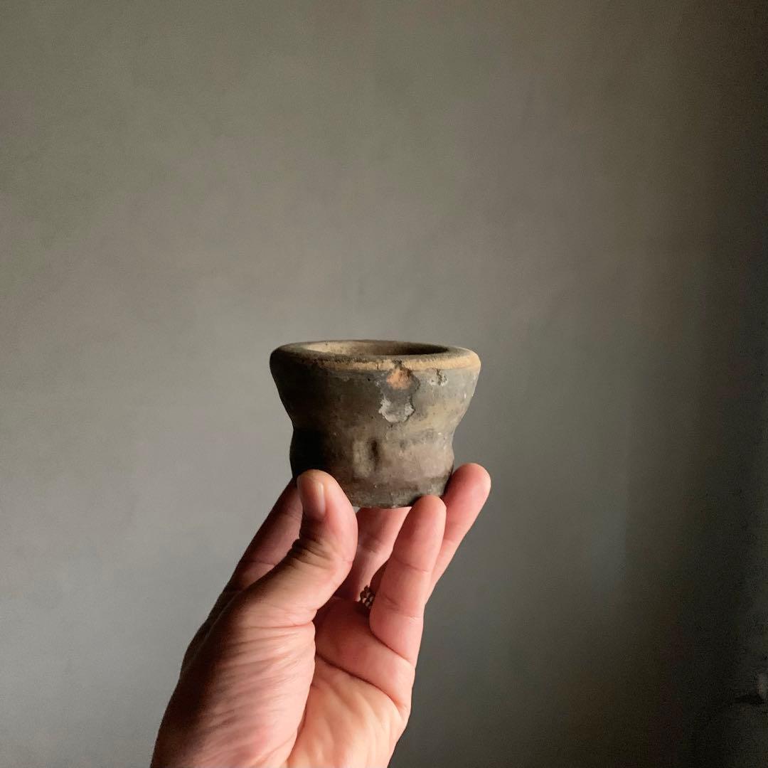 陶製の 小さな 乳鉢 臼 あるいは中国の化粧道具 古道具 アンティーク オブジェ