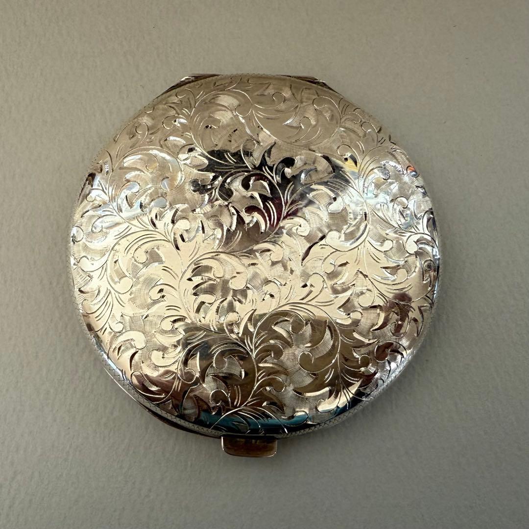 アンティーク純銀950コンパクトケース総唐草彫り内蓋付き豪華な作り90g超美品