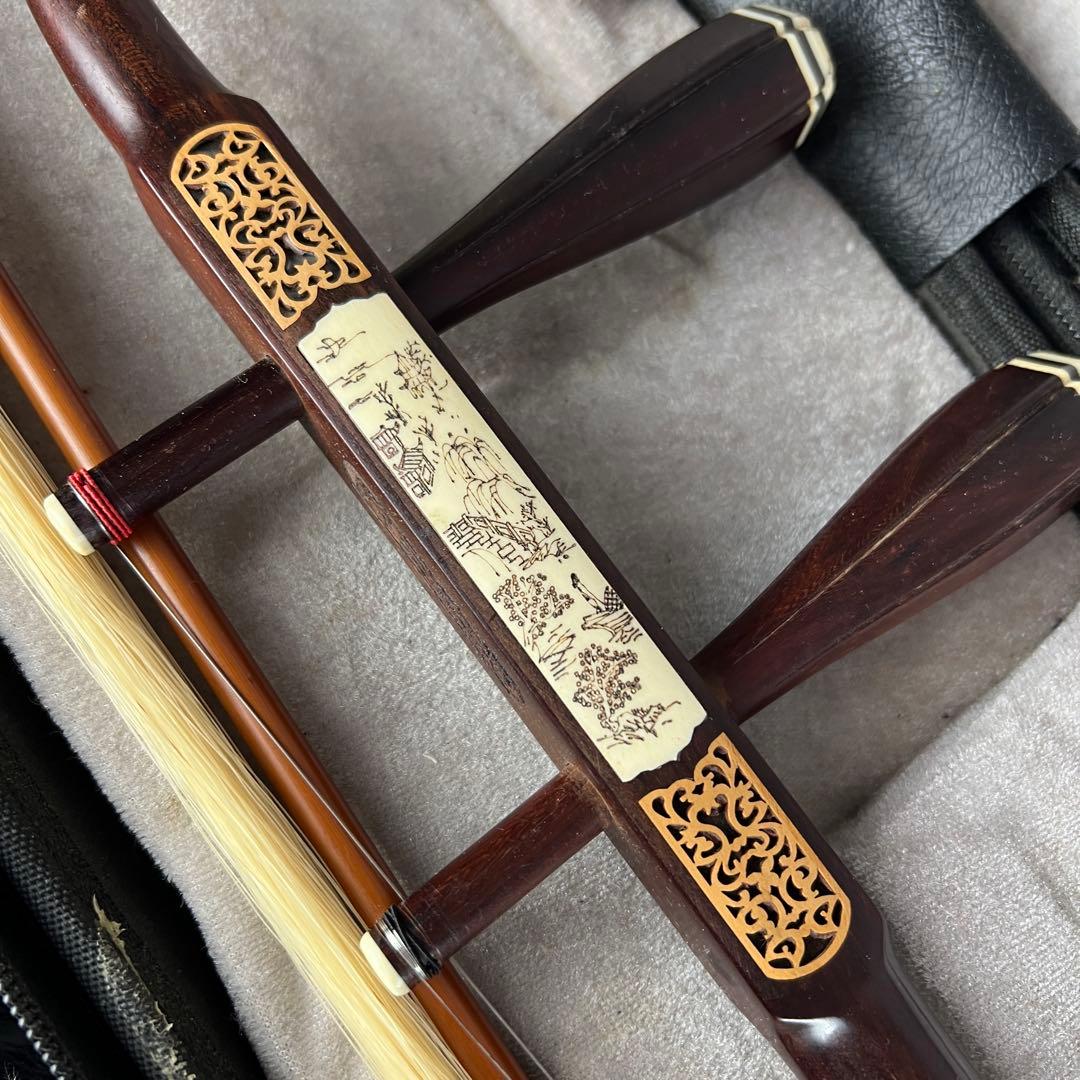 希少　科韻楽器　極品　蘇州二胡　柳城碧藍煙外染　べっ甲　彫刻絵　弓　レザーケース