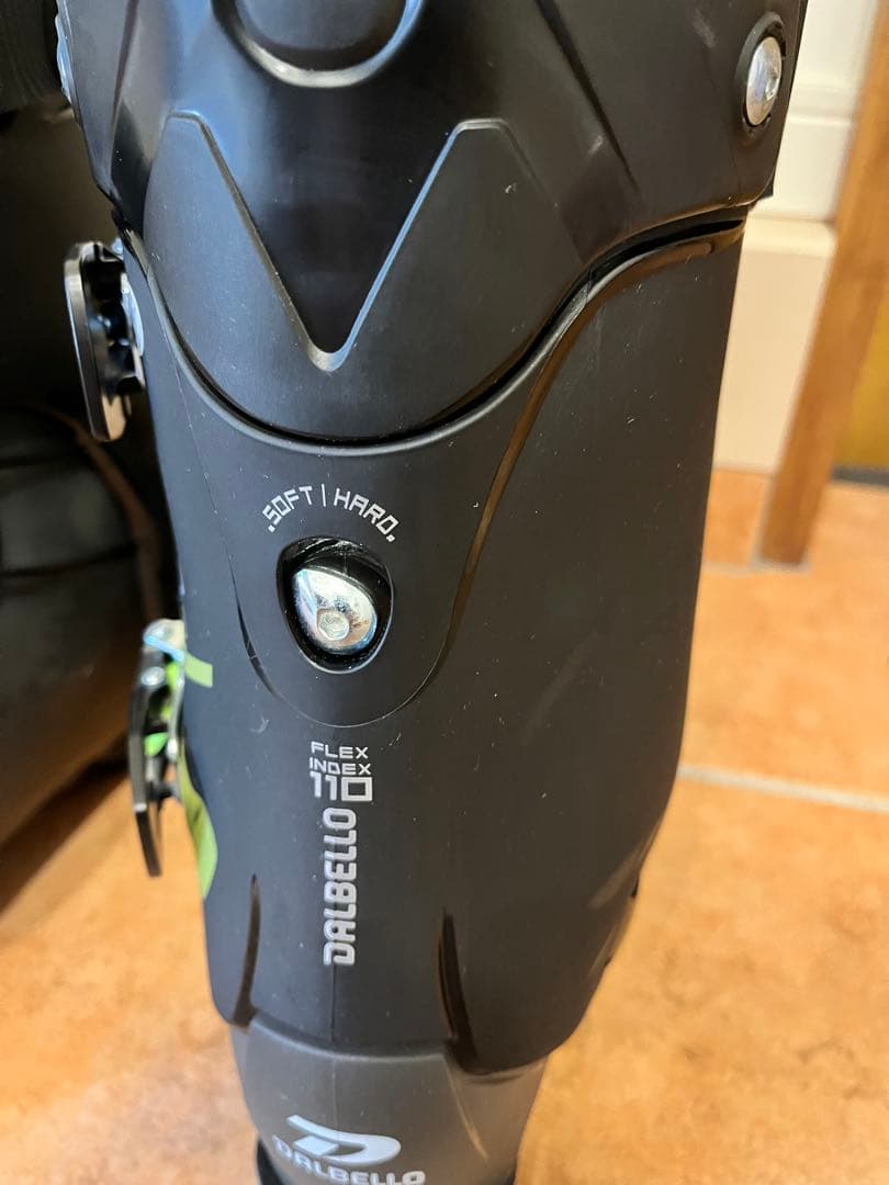 DALBELLO 男性用スキーブーツ 黒/黄緑