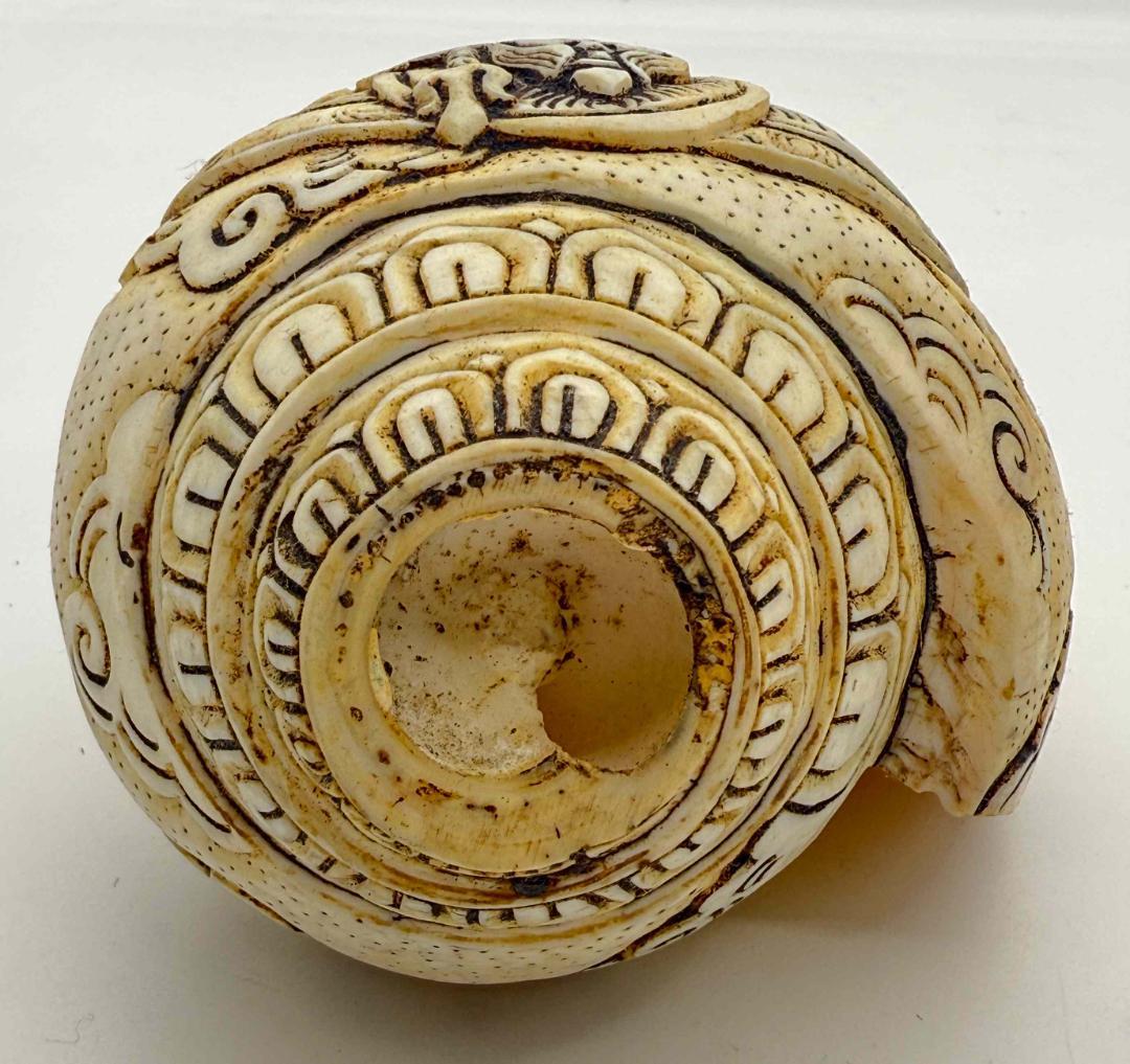 ◆チベット密教法具 法螺貝（シャンカ）パドマサンババ(グル・リンポチェ) 2