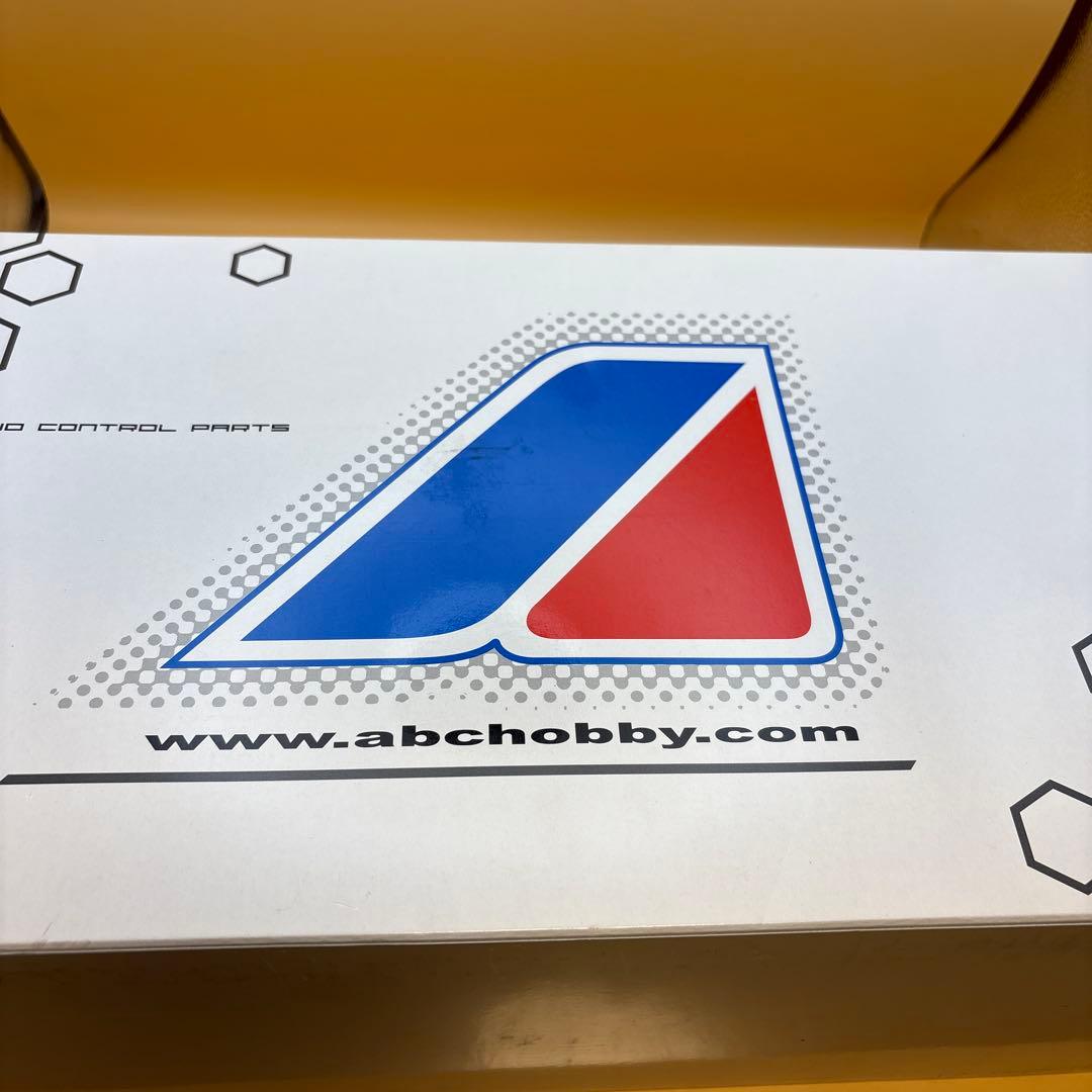 ABCホビー　genetic ニッサンサニートラック　四輪駆動シャシーとボディー