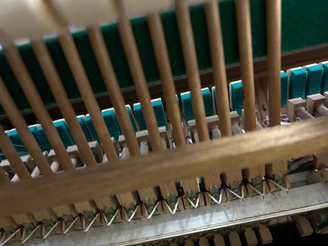 ヤマハ　アップライトピアノ　W102BW 1984年整　リニューアル　極上品です