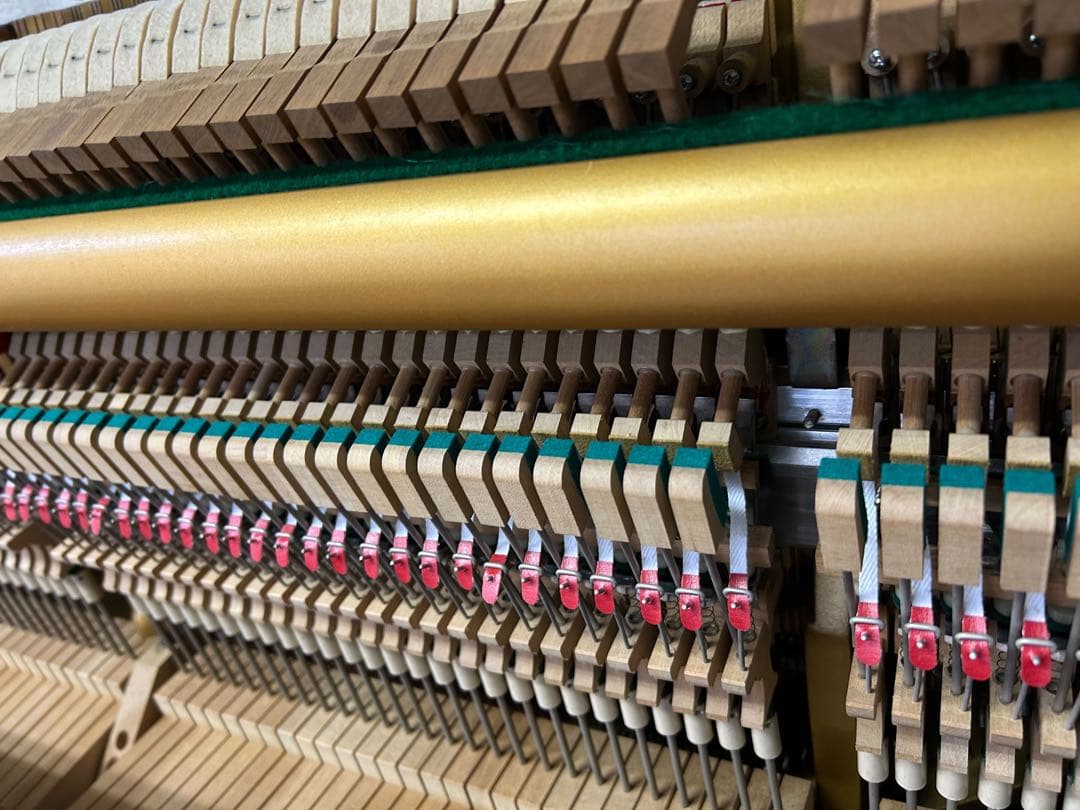 ヤマハ　アップライトピアノ　W102BW 1984年整　リニューアル　極上品です