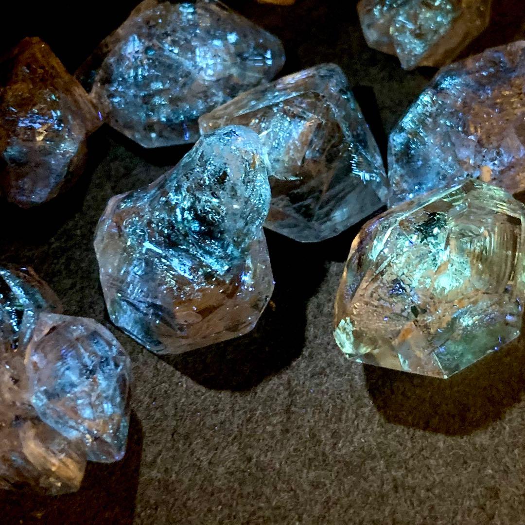 ペトロレアムクォーツ(特大)5個セットw-1/蛍光水晶