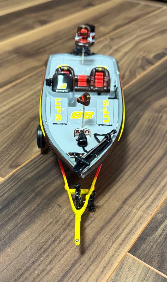 CASTAWAY 1/24スケール バスボート　ダイキャストモデル