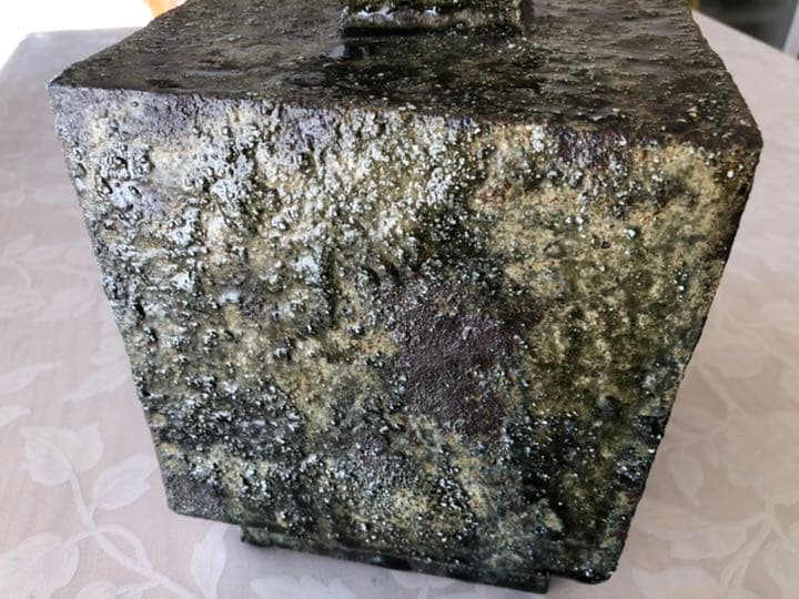 伊賀忠央窯　秋野宏和作　苔肌焼長方壺