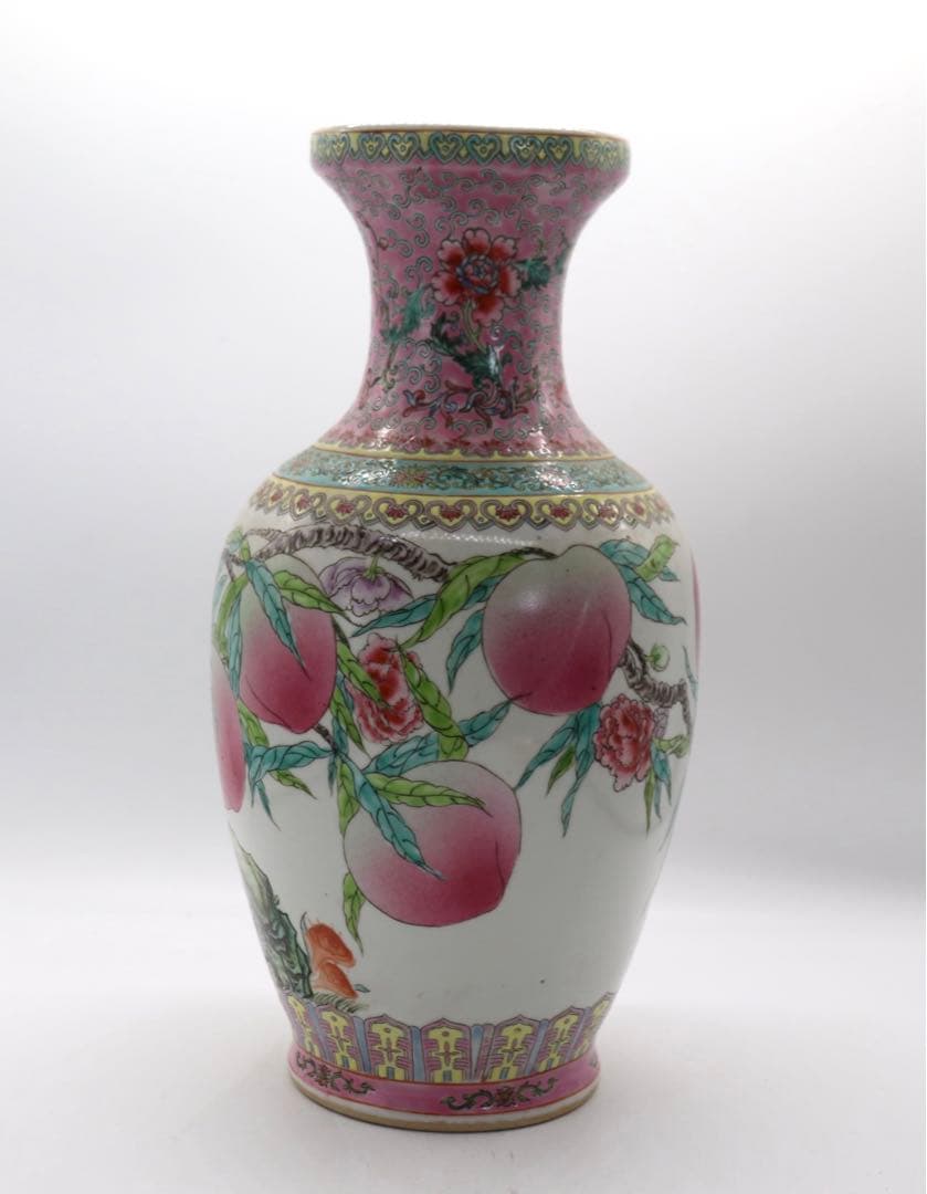 中国　大清乾隆年製銘　粉彩桃紋瓶　送料込み0726