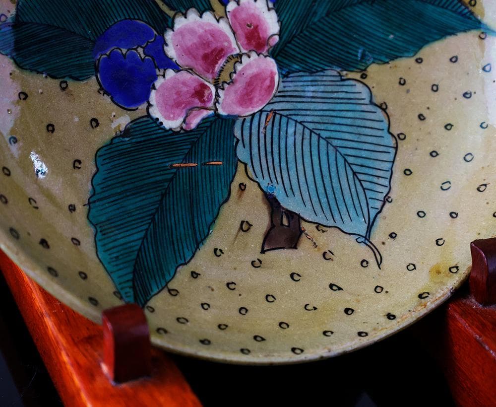 時代年代物 九谷 青手色絵 花の図 七寸 飾皿 直径21㎝ 合せ箱