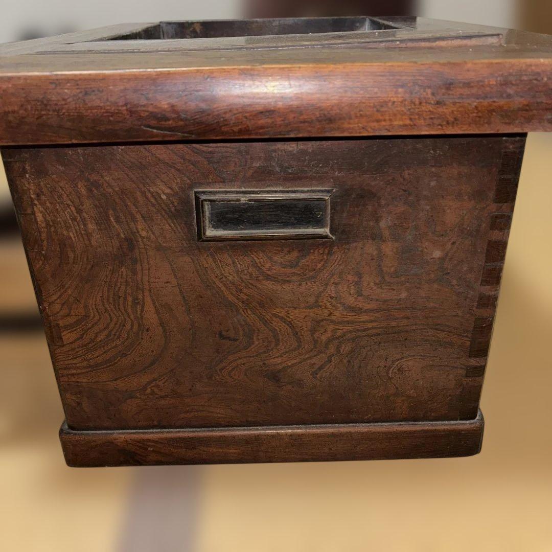 長火鉢、関西火鉢、中古品、引き出し付きになります。