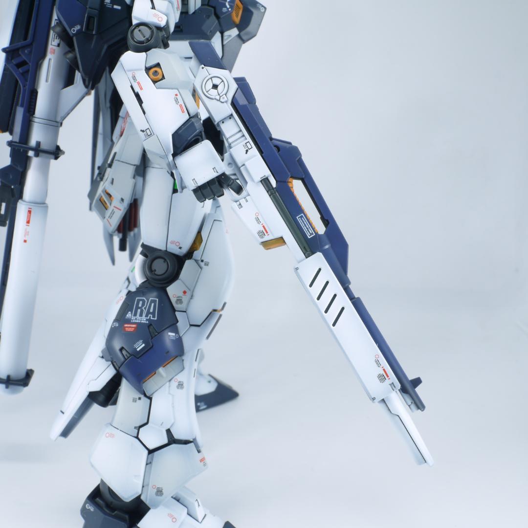 ガンプラ　RG νガンダム　全塗装　完成品