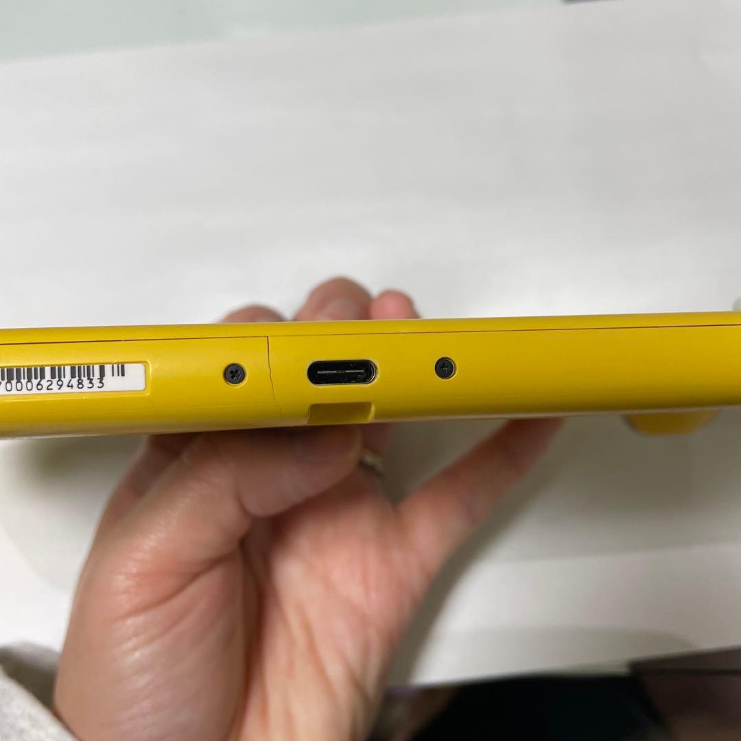 Switchライト　イエロー　本体