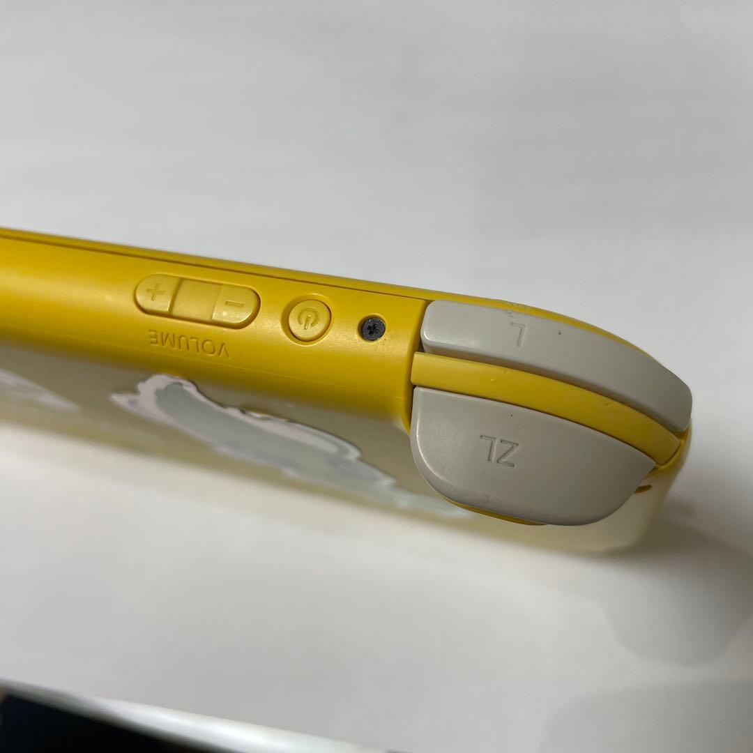 Switchライト　イエロー　本体