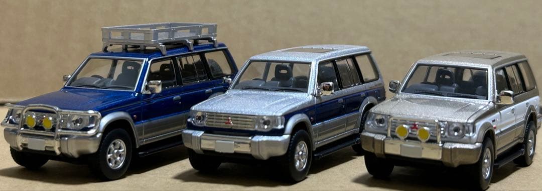 トミカリミテッドヴィンテージネオ 三菱パジェロ ミッドルーフワイド 3台セット