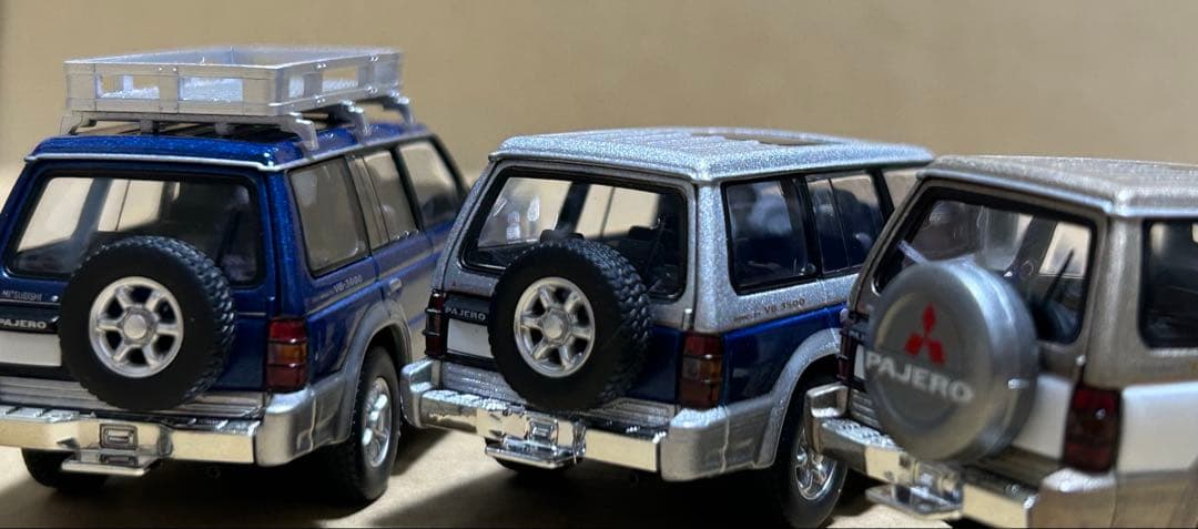 トミカリミテッドヴィンテージネオ 三菱パジェロ ミッドルーフワイド 3台セット