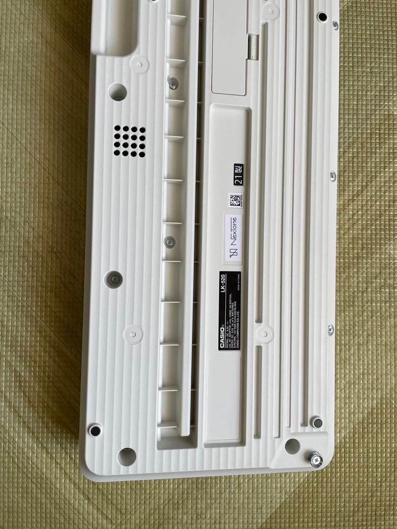 カシオ(CASIO)光ナビゲーション電子キーボード LK-520　61鍵盤