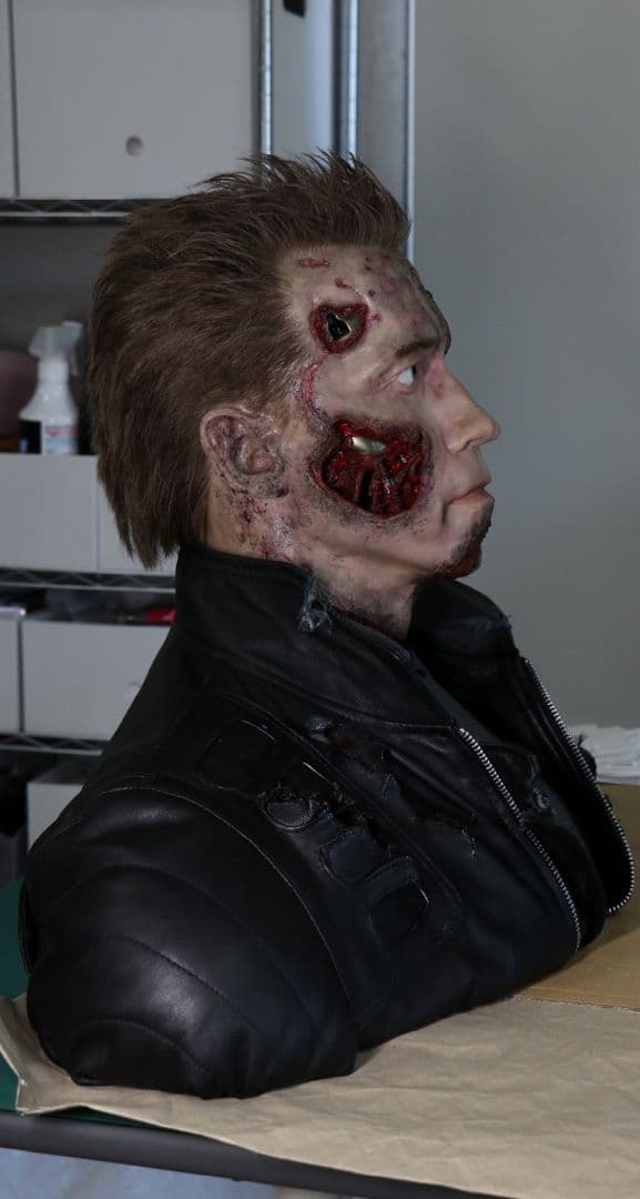 等身大 ターミネーター３ シリコンバスト T3 アーノルドシュワルツェネッガー