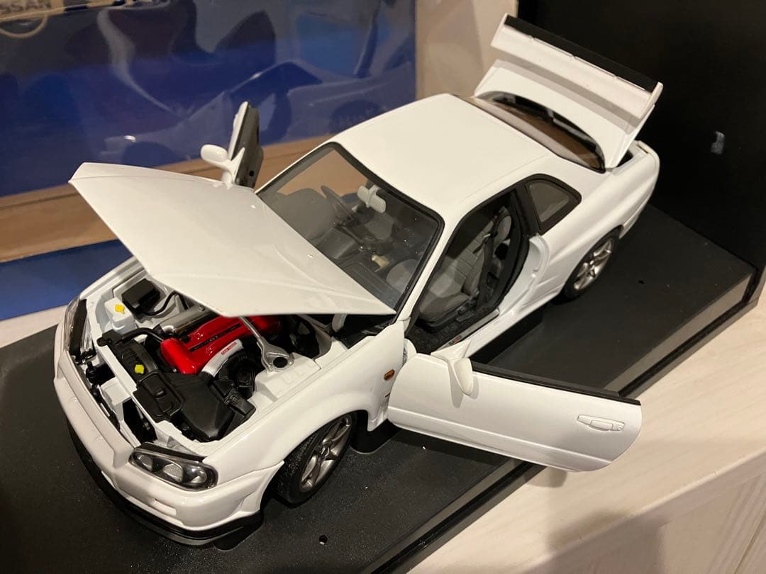 1/18 オートアート スカイライン GTR R34 V スペック