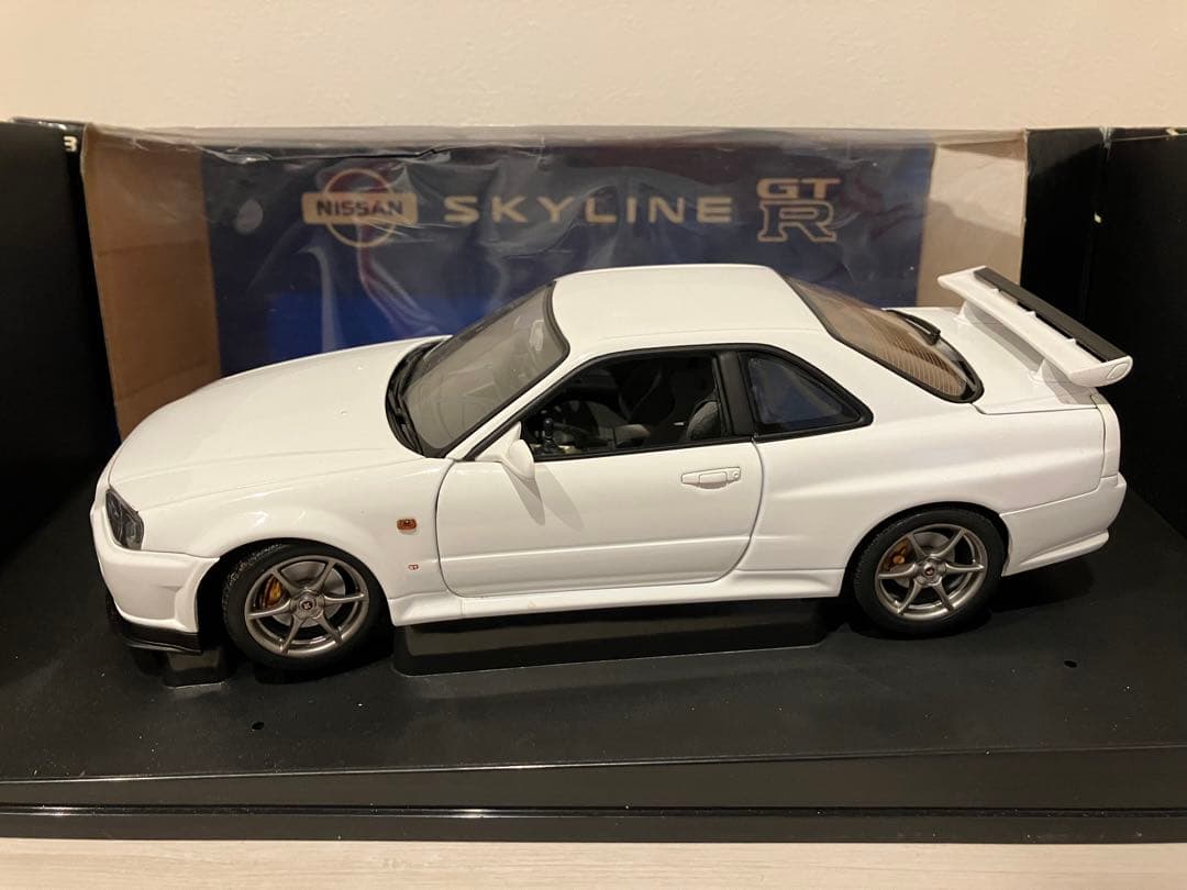 1/18 オートアート スカイライン GTR R34 V スペック