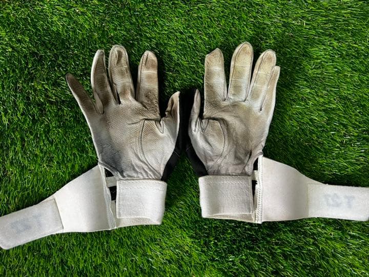 細川亨　実使用　ナイキ　バッティンググローブ　破れ有