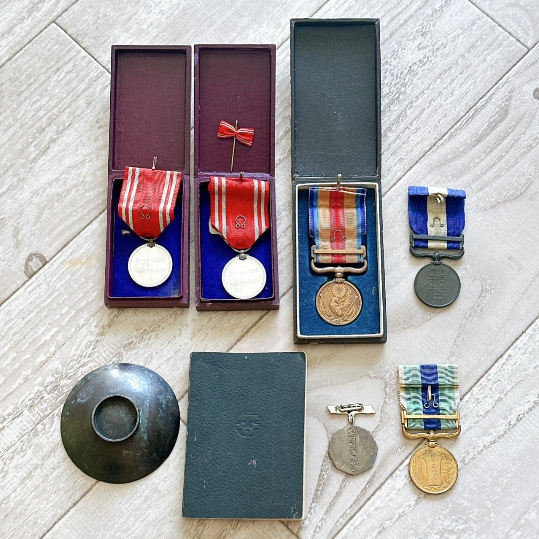 希少★当時物 日本赤十字社・支那事変徽章 軍盃 衛生法及救急法など8点セット