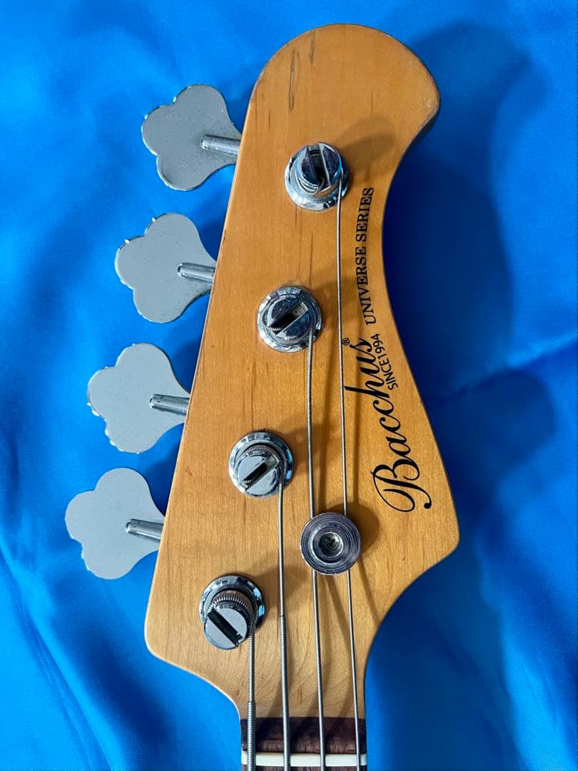 Bacchus バッカス フレットレスベース