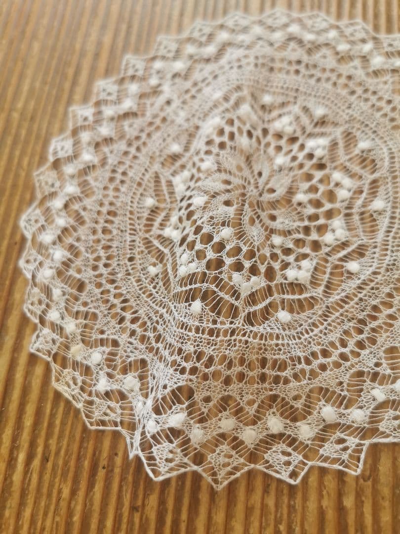 アンティーク ポルトガル レアなアゾレスレース極細糸ドイリー ふわふわの淡雪