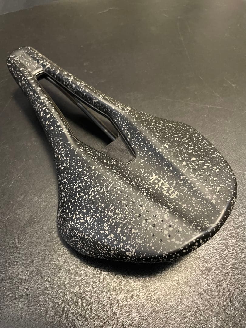 fi'zi:kフィジークサドル ARGO TEMPO150mm