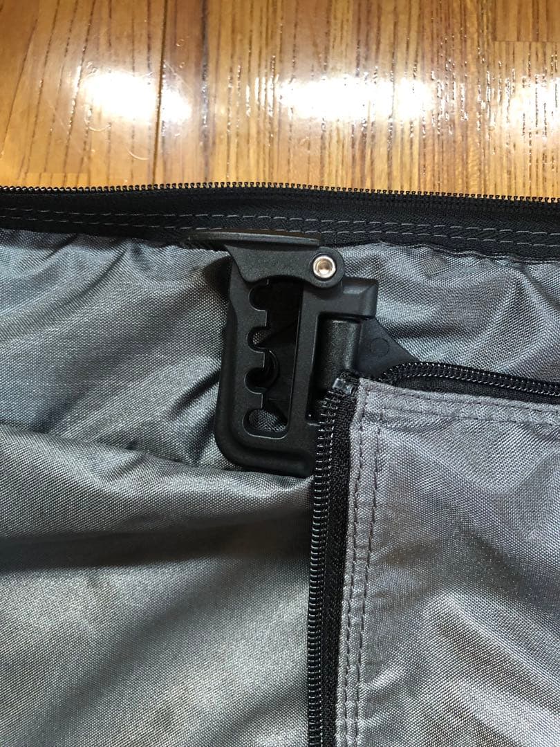 VICTORINOX　ヴィクトリノックス　キャリーカート スーツケース　赤色