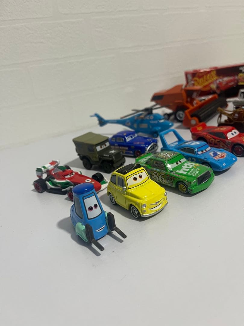 【美品】トミカ カーズ セット （メーターのみ状態が悪いです）